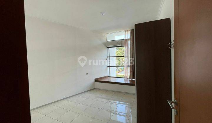 Disewakan Rumah di Cigadung 171m² 5KT Bagus 1