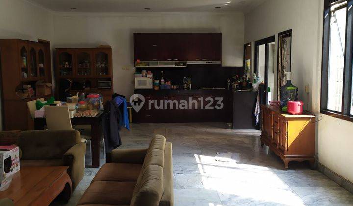 Di Kontrakan Rumah Strategis Di Jalan Dr. Otten 2