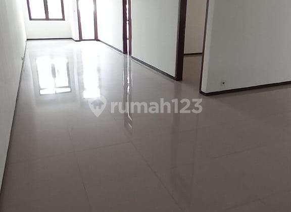 Shop House on Padalarang Main Road, Strategic Location Shop House on Padalarang Main Road, Strategic Location