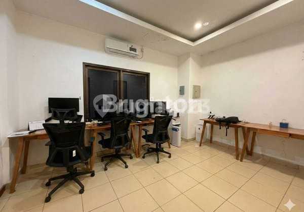 Luxury Shop House on East Gatot Subroto Street, Kesiman, East Denpasar 2