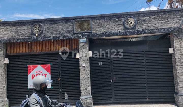 Villa for Rent 3 Bedrooms - Jl. Bidadari, Kerobokan