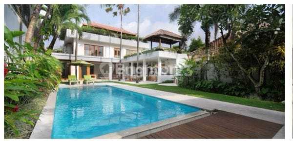 For Sale/For Rent Strategic Villa Between Seminyak and Canggu For Sale/For Rent Strategic Villa Between Seminyak and Canggu