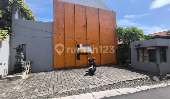 Dijual 2 Unit Luxury Villa - Prime Location, Walking Distance ke Atlas