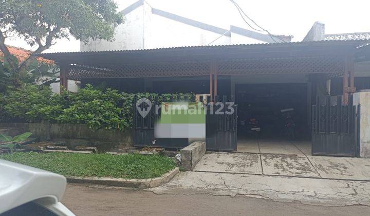 Rumah hitung tanah di ujung jakarta selatan 2