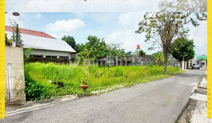 Land for Sale in Jajar, Laweyan