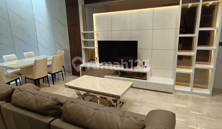 Rumah Golf Residence Kemayoran, Full Furnished Siap Huni. 4+1 Br
