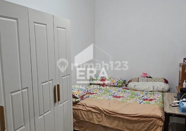 Spacious Master Bedroom House 6x5 East Facing, Kelapa Gading 2