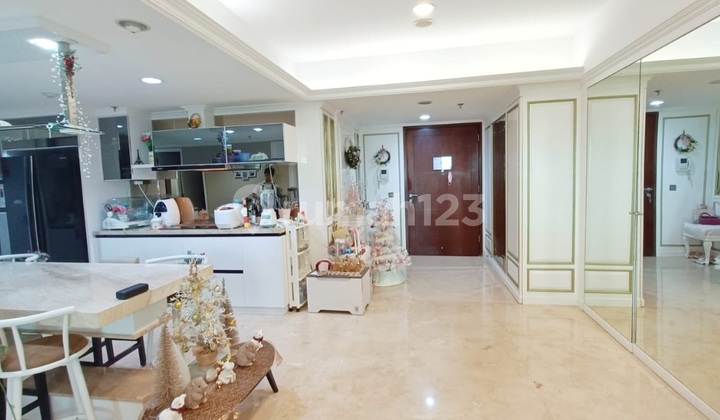 Apartemen Sherwood Lux 3+1 Bedroom, Full Furnished. Lantai Marmer