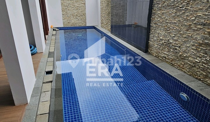Rumah Mewah Brand New Dengan Kolam Renang, Jagakarsa. Exclusive 2