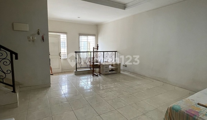 Rumah 6x15 Gading Grande, Furnished. 2 Lantai + Basement Rumah 6x15 Gading Grande, Furnished. 2 Lantai + Basement