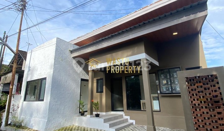 Cheap Boarding House for Sale, 9 Rooms, Near UII Campus in Ngaglik