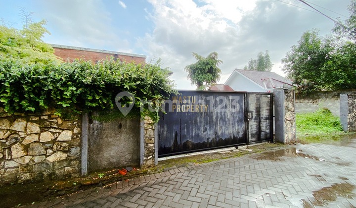 Rumah Asri Luas 701 M² Dekat Jcm, Sinduadi Mlati - Lokasi Strategis!