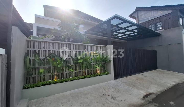 Rumah Desain Kontemporer, 8 Menit ke Rs Hermina Jogja 2