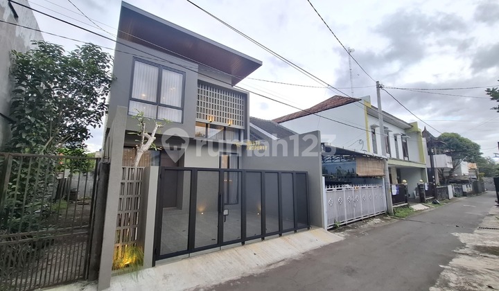 Ready-to-Occupy House, Fully Furnished, Near Al-Azhar Kaliurang 2