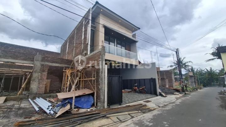 Ready-to-Live House with Easy Access, 5 Minutes to Sleman City Hall 2