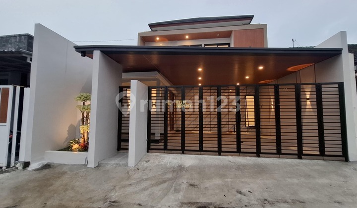 Modern House, 2 Floors, Near Purwomartani Toll Exit