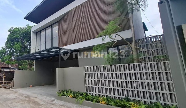 Rumah Siap Huni, Full Furnished 5 Menit Dari Exit Tol Maguwoharjo