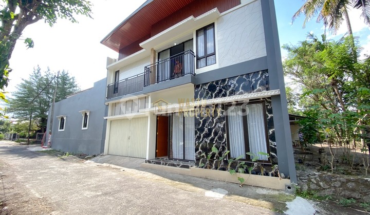 2-Story House with Easy Access by the Roadside in Kaliurang 2