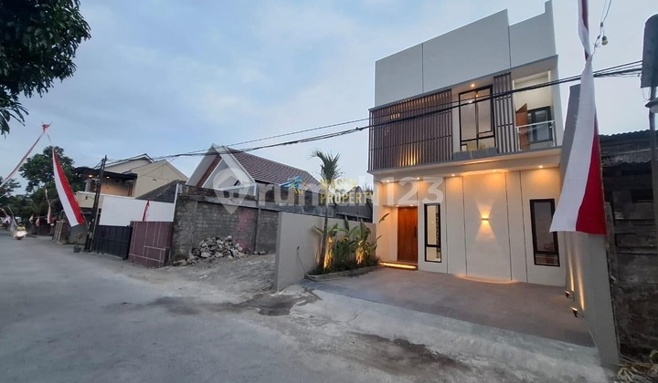 Rumah 2 Lantai Siap Huni Dekat Stadion Maguwoharjo, Sleman 2