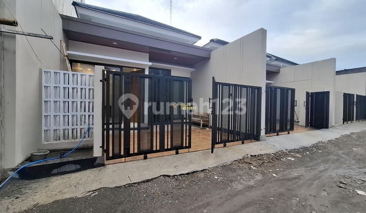 Rumah Siap Huni Desain Cantik Dekat Jalan Jogja Solo 2