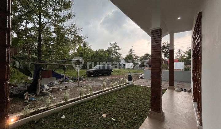  Rumah Keluarga dengan Sentuhan Elegan Tradisional Borobudur 2