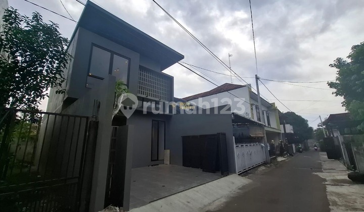 Ready-to-Occupy House, Fully Furnished, 4 Km to UGM Campus Jogja 2