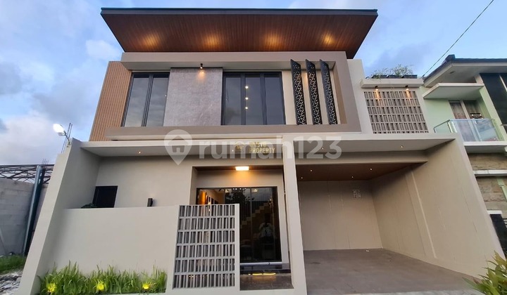 Ready-to-Live Home, 2 Floors Fully Furnished in Banguntapan