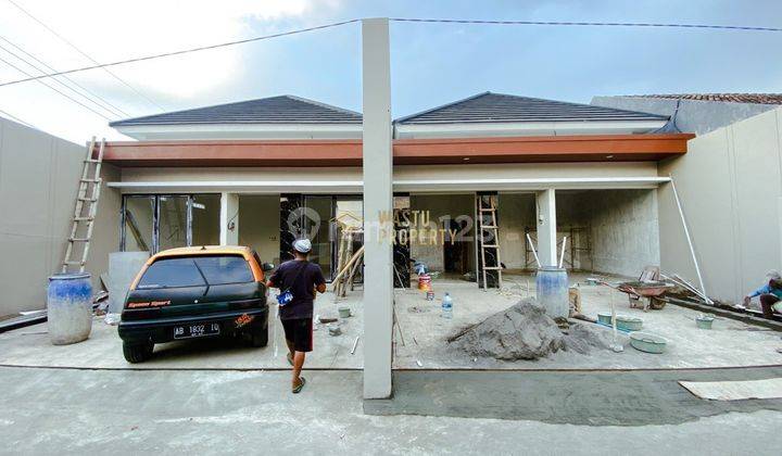 RUMAH MODERN, CARPOT 2 MOBIL DI PURWOMARTANI, KALASAN 1