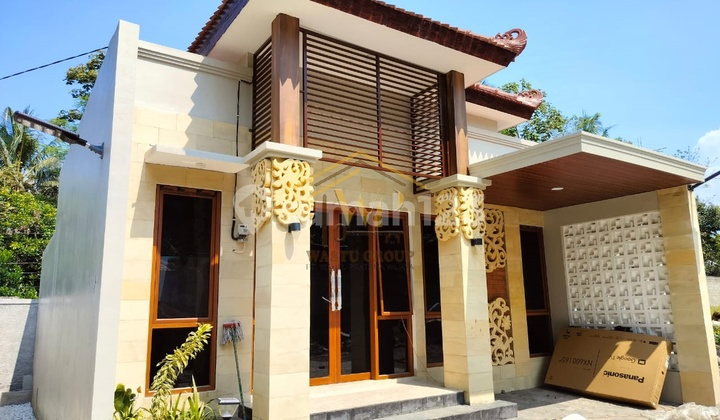 Rumah Cantik Desain Bali Menawan di Mertoyudan 2