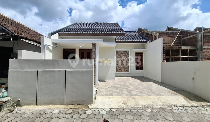 Ready-to-Occupy House, Beautiful Design in Banguntapan