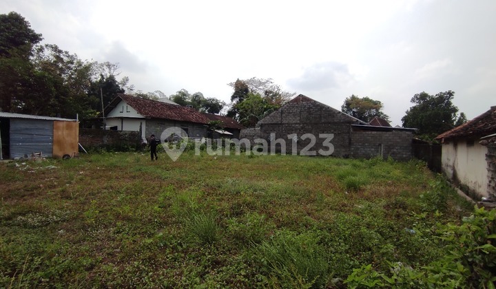 Wide Land with SHM Certificate, 8 Minutes from UII Campus