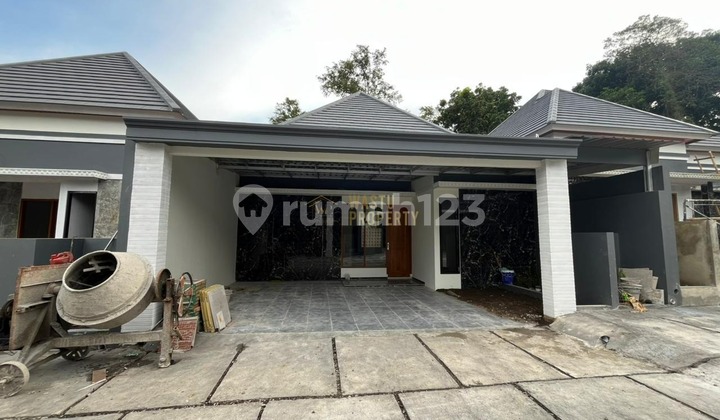 Rumah Mewah Tanah Luas Dekat Smpn 1 Ngemplak Rumah Mewah Tanah Luas Dekat Smpn 1 Ngemplak