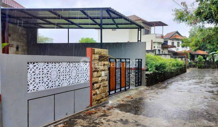 Rumah Siap Huni Dengan Taman Yang Luas Di Depok Sleman 2