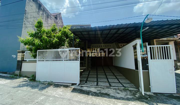 SPACIOUS SEMI-FURNISHED HOUSE 12 MINUTES TO UPN JOGJA CAMPUS SPACIOUS SEMI-FURNISHED HOUSE 12 MINUTES TO UPN JOGJA CAMPUS