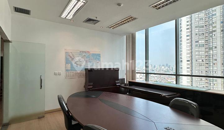 Disewakan Neo Soho Office Apl Tower Furnished