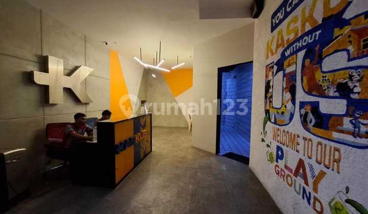 Modern Concept Office for Rent, 1640 m2 Area in Menara Palma Kuningan