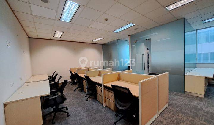 Sewa Kantor Furnish Exclusive 210 M2 di Menara Palma Kuningan 1