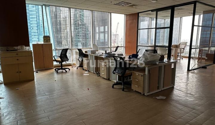 Sewa Kantor 141 M2 Siap Pakai di Menara Sunlife Mega Kuningan