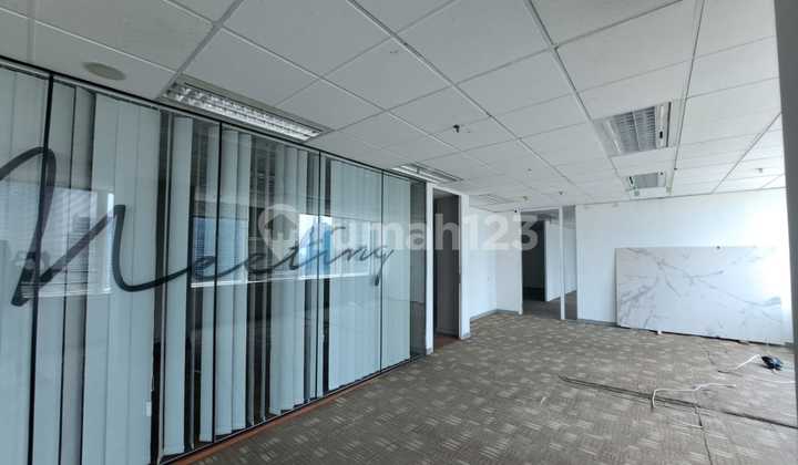 Sewa Kantor Sdh Ada Partisi 323 m2 di Menara Rajawali Mega Kuningan