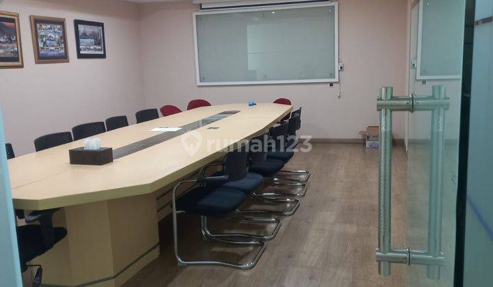 Sewa Kantor Semi Furnish 370 m2 di Menara Anugrah Mega Kuningan 1