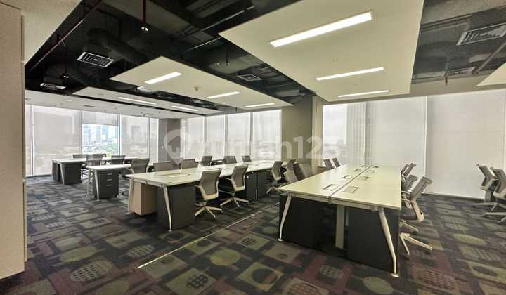 Sewa Kantor Full Furnish 320 m2 di 18 Parc Place SCBD, Hrg Tjangkau