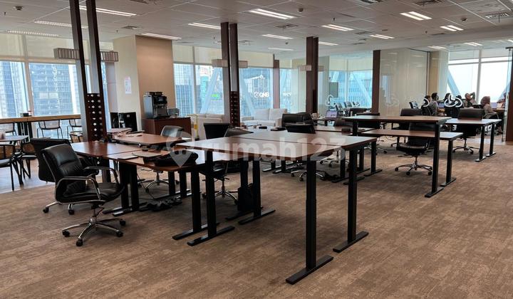 Office for Rent with Partitions, 325 m2 at Equity Tower SCBD, Negotiable Price.