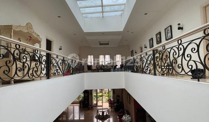 Rumah Mewah Dengan Model American Classic di Tirta Golf BSD 2