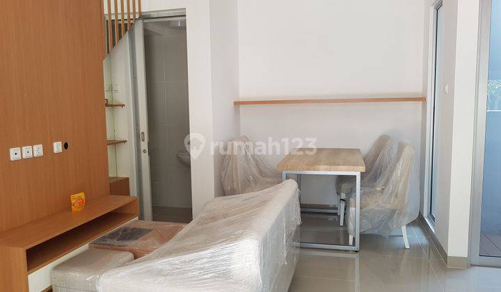 Rumah Brand New Furnished Lokasi Strategis di Malibu Village 2