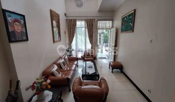 A Nice Ready-to-Live House in Semi Palem Karawaci 2