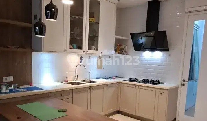 Rumah Kontrakan Furnished 2 Lantai Bagus di Gading Serpong 2
