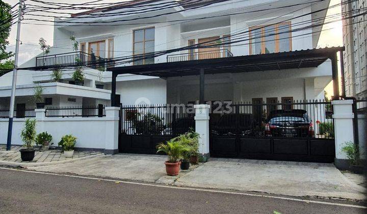 Rumah 2 Lantai Dekat Pondok Indah Kebayoran Lama, Jakarta Selatan 1