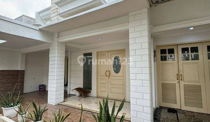 Rumah Sewa Dekat Pondok Indah Mall Kebayoran Lama Jakarta Selatan 1