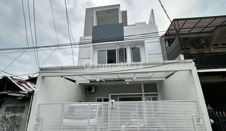 Rumah 2 Lantai Dekat Kemang Mampang Prapatan, Jakarta Selatan 1