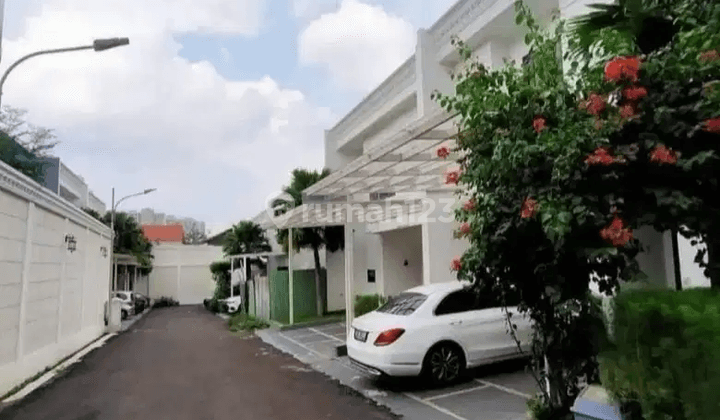 Rumah 2 Lantai di Lebak Bulus, Jakarta Selatan